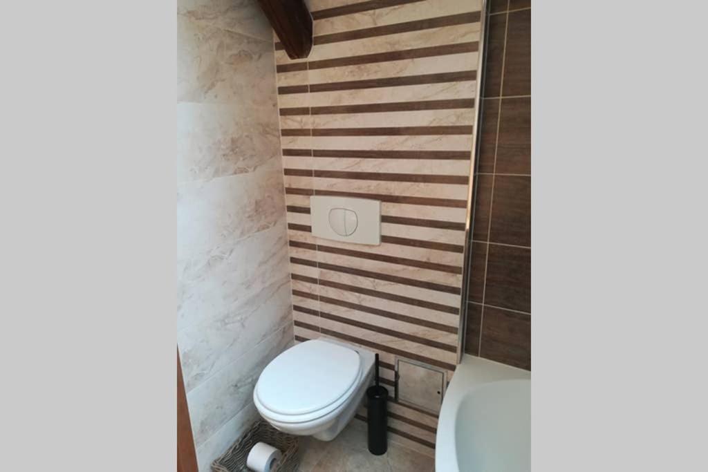 Vip Apartment In Old Town With Free Parking Bratislava Exterior foto