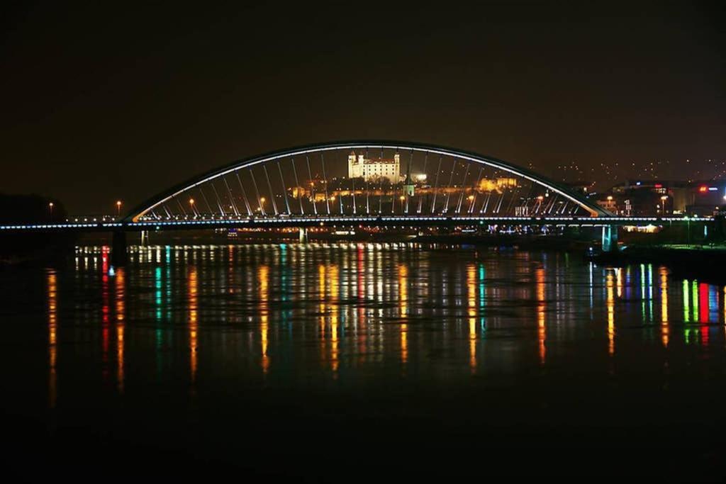 Vip Apartment In Old Town With Free Parking Bratislava Exterior foto