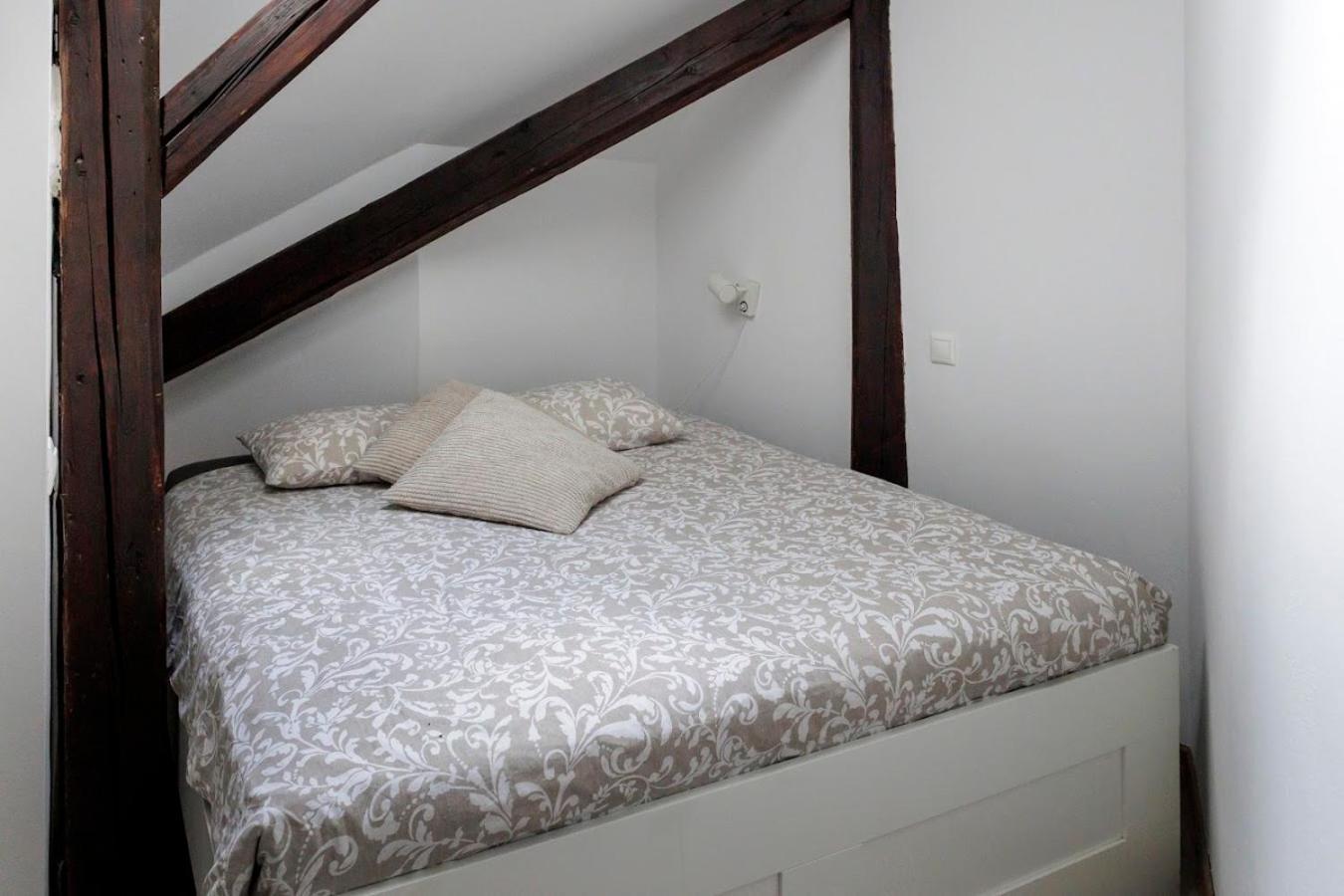 Vip Apartment In Old Town With Free Parking Bratislava Exterior foto