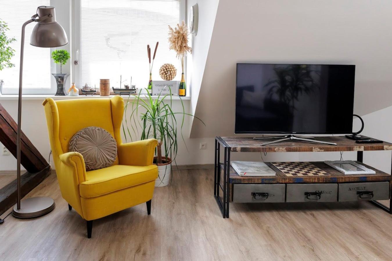 Vip Apartment In Old Town With Free Parking Bratislava Exterior foto