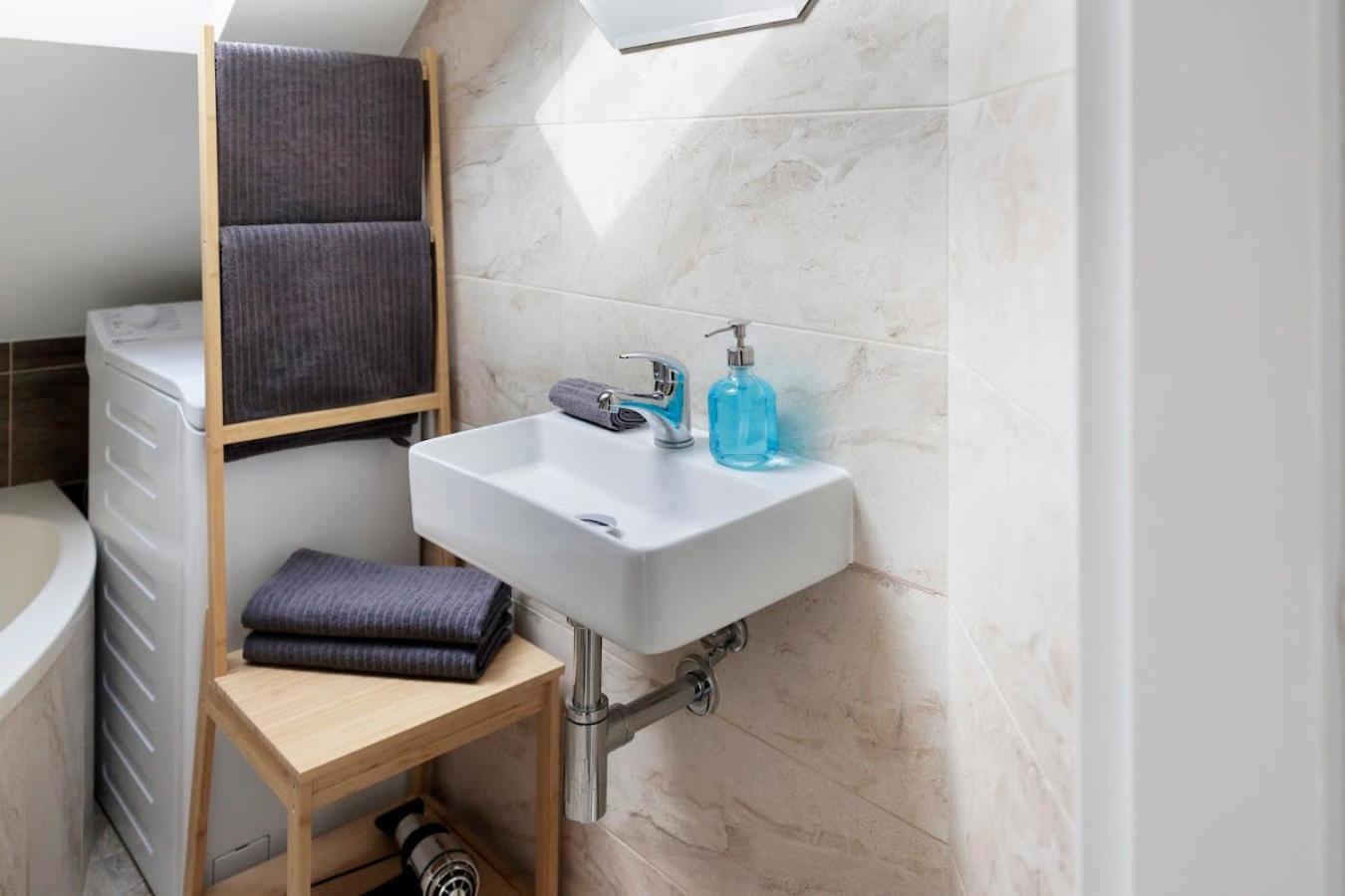 Vip Apartment In Old Town With Free Parking Bratislava Exterior foto